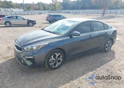 2021 Kia Forte Lxs z USA, uszkodzony, nr VIN 3KPF24AD8ME393255